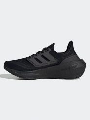 Adidas Buty "Ulrtaboost Light" w kolorze czarnym do biegania rozmiar: 38,5. Czarne buty treningowe adidas, bez wzorów, bez zapięcia, do biegania. Za 675.95 zł.