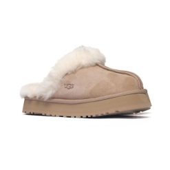 Damskie kapcie Ugg W DISQUETTE 1122550-SAN. Brązowe kapcie UGG, bez wzorów, z materiału. Za 439.00 zł.
