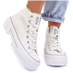 Wysokie Materiałowe Trampki Na Platformie Big Star LL274156 Białe. Białe trampki bez wzorów, z gumy, retro, za kostkę, bez zapięcia. Za 246.96 zł.
