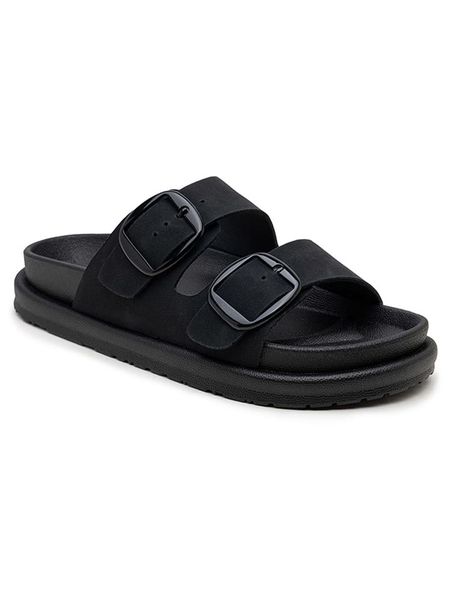 Foreverfolie Klapki w kolorze czarnym rozmiar: 36. Czarne klapki Foreverfolie, bez wzorów, klasyczne, z otwartym noskiem, bez obcasa, bez zapięcia. Za 83.42 zł.