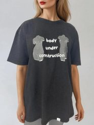 Czarny T-shirt Damski Retro - Body Under Construction BeShaped. Czarne t-shirty sportowe BESHAPED, uniwersalny, bez wzorów, z bawełny, bez ramiączek, na fitness i siłownię. Za 159.20 zł.