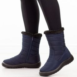 Granatowe zimowe wodoodporne śniegowce damskie Jezzi 74839-2. Niebieskie śniegowce Jezzi, bez wzorów, z jeansu, bez zapięcia. W wyprzedaży za 138.57 zł.