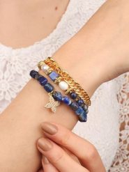 L'Atelier de Gaia Pozłacana bransoletka z kamieniami szlachetnymi rozmiar: onesize. Niebieskie bransoletki L'Atelier de Gaia, z cyrkonią, pozłacane. Za 87.40 zł.