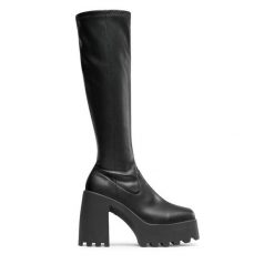 Kozaki Altercore. Czarne kozaki Altercore, bez wzorów, bez obcasa, na słupku, bez zapięcia. Za 399.99 zł.