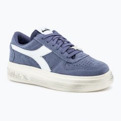 Buty damskie Diadora Magic Bold Suede. Niebieskie buty treningowe Diadora, bez wzorów, z materiału, bez zapięcia. Za 469.99 zł.