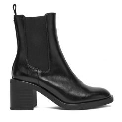 Botki HUGO. Czarne botki Hugo, bez wzorów, bez obcasa, na płaskiej podeszwie, bez zapięcia. Za 639.99 zł.