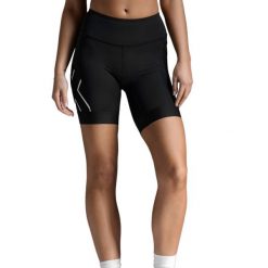 Spodenki triathlonowe damskie 2XU Core Tri 6". Czarne szorty sportowe 2XU, bez wzorów, z elastanu, rowerowe. Za 369.99 zł.