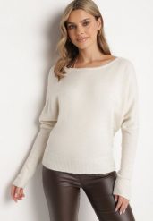 Jasnobeżowy Sweter z Lnem i Dekoltem w Łódkę o Kroju Oversize Sassirra. Brązowe swetry Born2be, l, bez wzorów, z jeansu, biznesowe, bez ramiączek. W wyprzedaży za 118.99 zł.