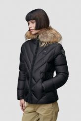 BLAUER Czarna kurtka damska Alicia Short Jackets. Czarne kurtki Blauer USA, l, bez wzorów, z futra, eleganckie, z kapturem. W wyprzedaży za 1,369.99 zł.