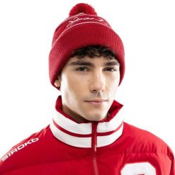 Zimowa czapka z pomponem 120. rocznica Real Sporting de Gijón Siroko SC120 Puxa. Czerwone czapki zimowe SIROKO, bez wzorów, z materiału, klasyczne. Za 126.00 zł.