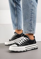 Czarne Trampki na Grubej Podeszwie pod Kostkę Adsoria. Czarne trampki Born2be, bez wzorów, z jeansu, klasyczne, bez zapięcia. W wyprzedaży za 67.99 zł.