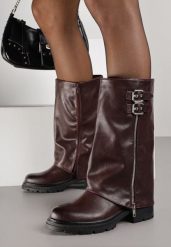 Bordowe Botki z Wywiniętą Cholewką Zdobioną Suwakiem i Sprzączkami Eevea. Czerwone botki Renee, z aplikacjami, z jeansu, bez obcasa, na płaskiej podeszwie, bez zapięcia. Za 189.99 zł.