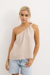 TOP HOLLY PIASKOWY M - Flawless. Czerwone topy Flawless, m, bez wzorów, ze skóry, eleganckie, bez kołnierzyka, bez ramiączek. Za 57.00 zł.