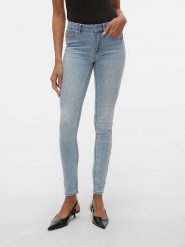 Vero Moda Dżinsy - Skinny fit - w kolorze błękitnym rozmiar: XXL/L30. Niebieskie jeansy Vero Moda, l, z aplikacjami, ze skóry, klasyczne, z podwyższonym stanem. Za 105.88 zł.