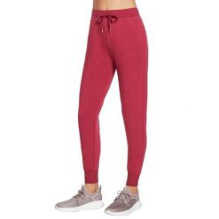 Spodnie sportowe damskie Skechers Restful Jogger Pant. Czerwone spodnie dresowe Skechers, bez wzorów, z elastanu, długie. Za 149.99 zł.