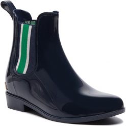 Kalosze LAUREN RALPH LAUREN - Tally II 802740795001 Navy. Niebieskie kalosze Lauren Ralph Lauren, bez wzorów, z materiału, bez zapięcia. W wyprzedaży za 299.00 zł.
