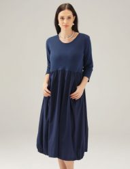 Granatowa sukienka. Sukienki Unisono, l, bez wzorów, z bawełny, bez kołnierzyka, bez ramiączek, midi. Za 159.00 zł.
