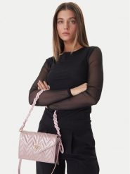 Guess Torebka J6GZ06 W4090 Różowy. Czerwone torebki klasyczne Guess, z aplikacjami, ze skóry, bez dodatków. Za 260.99 zł.