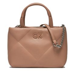 Torebka Calvin Klein. Brązowe torebki klasyczne Calvin Klein, bez wzorów, klasyczne, bez dodatków. Za 369.99 zł.