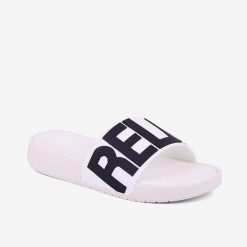 Klapki damskie Coqui Speedy. Białe klapki Coqui, bez wzorów, bez obcasa, na płaskiej podeszwie, bez zapięcia. Za 120.99 zł.