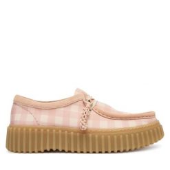 Półbuty Clarks. Czerwone półbuty wsuwane Clarks, bez wzorów, bez obcasa, na płaskiej podeszwie. Za 519.99 zł.