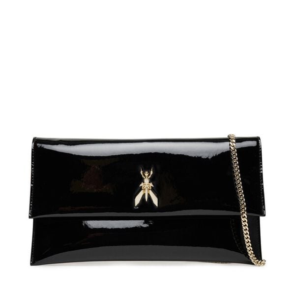 Torebka Patrizia Pepe. Czarne kopertówki Patrizia Pepe, bez wzorów, wizytowe, bez dodatków. Za 919.99 zł.