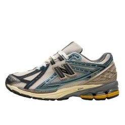 Buty do biegania New Balance 1906R zielone. Brązowe buty do biegania New Balance, bez wzorów, z zamszu, bez zapięcia, do biegania. Za 990.85 zł.