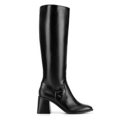 Kozaki MEXX. Czarne kozaki Mexx, bez wzorów, bez obcasa, na słupku, bez zapięcia. Za 449.99 zł.