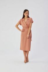 Elegancka sukienka z kołnierzem różana. Czerwone sukienki Stylove, do pracy, l, bez wzorów, z elastanu, biznesowe, bez kołnierzyka, bez ramiączek, midi, dopasowane. Za 349.00 zł.
