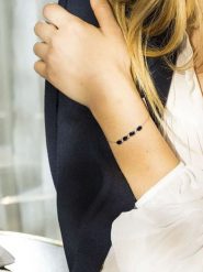 DIAMOND & CO Złota bransoletka "Baru" z diamentami rozmiar: onesize. Niebieskie bransoletki Diamond & Co, z diamentem, złote. Za 1,283.99 zł.