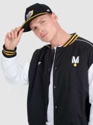 4F Czapka z daszkiem trucker snapback 4F x Drift Masters - czarna S/M. Czarne czapki z daszkiem 4f, na lato, bez wzorów, z bawełny, eleganckie. Za 129.99 zł.