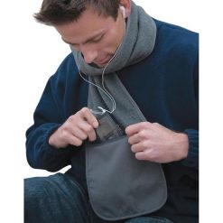 Polarowy Szalik Zimowy Z Kieszenią. Niebieskie szaliki i kominy RESULT WINTER ESSENTIALS, na zimę, bez wzorów, z materiału. Za 43.99 zł.