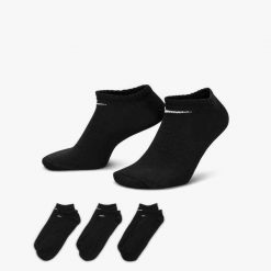 Skarpetki Nike Nike Codziennie Lekkie Dorosłych. Czarne skarpetki Nike, bez wzorów, z bawełny. Za 69.99 zł.