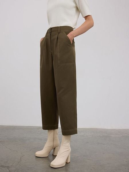 BGN Spodnie w kolorze oliwkowym rozmiar: 34. Brązowe spodnie materiałowe BGN, bez wzorów, z materiału, z podwyższonym stanem. Za 127.65 zł.