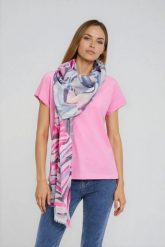 Wzorzysty szal fuksjowy. Szaliki i kominy MOODO, bez wzorów, z poliesteru. Za 49.99 zł.