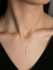 Heliophilia Srebrny naszyjnik z zawieszką - dł. 43 cm rozmiar: onesize. Szare naszyjniki Heliophilia, z materiału, z cyrkonią, srebrne. Za 43.99 zł.