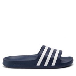 Klapki adidas. Niebieskie klapki adidas, bez wzorów, sportowe, bez obcasa, bez zapięcia. Za 119.99 zł.