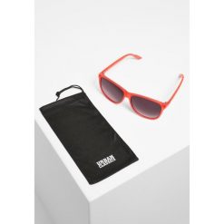 Okulary przeciwsłoneczne Urban Classics chirwa uc. Czerwone okulary przeciwsłoneczne Urban Classics, bez wzorów. Za 73.00 zł.