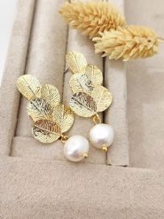 Luja Bijoux Pozłacane kolczyki-wkrętki z perłami rozmiar: onesize. Białe kolczyki Luja Bijoux, z perłą, pozłacane. Za 65.95 zł.