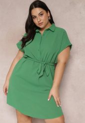 Zielona Sukienka Koszulowa Wiązana w Pasie z Krótkimi Rękawami Wellwood. Zielone sukienki Renee, na imprezę, l, bez wzorów, z tkaniny, bez kołnierzyka, plus size, bez ramiączek, midi, koszulowe. W wyprzedaży za 67.99 zł.