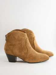 Bellucci Botki w kolorze jasnobrązowym rozmiar: 39. Brązowe botki Bellucci, bez wzorów, eleganckie, bez obcasa, bez zapięcia. Za 152.62 zł.