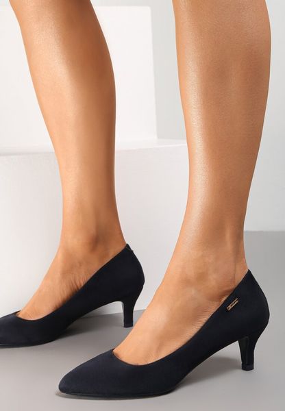 Granatowe Czółenka Appyle. Niebieskie czółenka Renee, bez wzorów, eleganckie, bez obcasa, na szpilce, bez zapięcia. Za 59.99 zł.