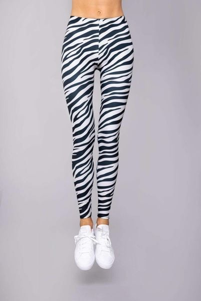 Legginsy sportowe damskie DEEP TRIP Zebra. Czarne legginsy DEEP TRIP, bez wzorów, z elastanu, sportowe. Za 179.00 zł.