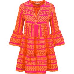 Sukienka DEVOTION ELLA DRESS SHORT. Brązowe sukienki Devotion, m, bez wzorów, z bawełny, eleganckie, bez kołnierzyka, bez ramiączek, mini. Za 1,160.00 zł.