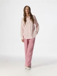 Lniana koszula oversize - pastelowy róż. Czerwone koszule Reserved, l, bez wzorów, bez kołnierzyka, bez ramiączek. W wyprzedaży za 99.99 zł.