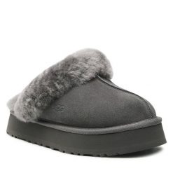 Kapcie Ugg. Szare kapcie UGG, bez wzorów. Za 479.99 zł.