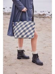 Ilse Jacobsen Shopper bag w kolorze kremowo-granatowym - 46 x 32 cm rozmiar: onesize. Brązowe shopper bag Ilse Jacobsen, bez wzorów, z materiału, na ramię, bez dodatków. Za 86.99 zł.