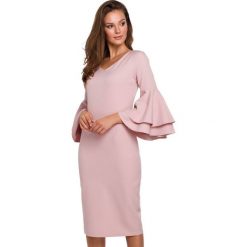 Sukienka na wesele elegancka midi z bufiastymi rękawami pudrowy róż. Czerwone sukienki Makover, na wesele, m, bez wzorów, eleganckie, bez kołnierzyka, bez ramiączek, midi, dopasowane. Za 289.00 zł.