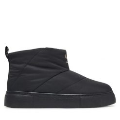 Śniegowce Armani Exchange. Czarne śniegowce Armani Exchange, bez wzorów, bez zapięcia. Za 779.99 zł.