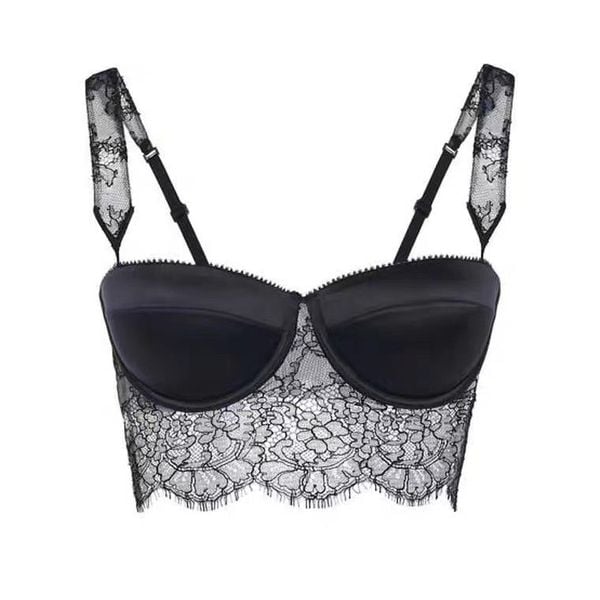 Braletka z koronką i regulowanymi ramiączkami Wava. Czarne biustonosze Intica, bez wzorów, z koronki. Za 139.00 zł.